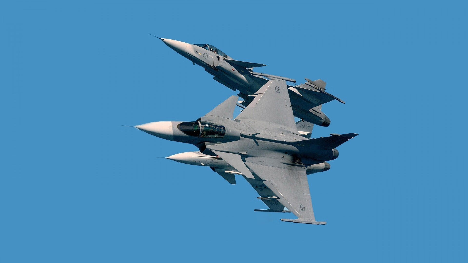 英超比赛中的临场应变能力，英超的场地小